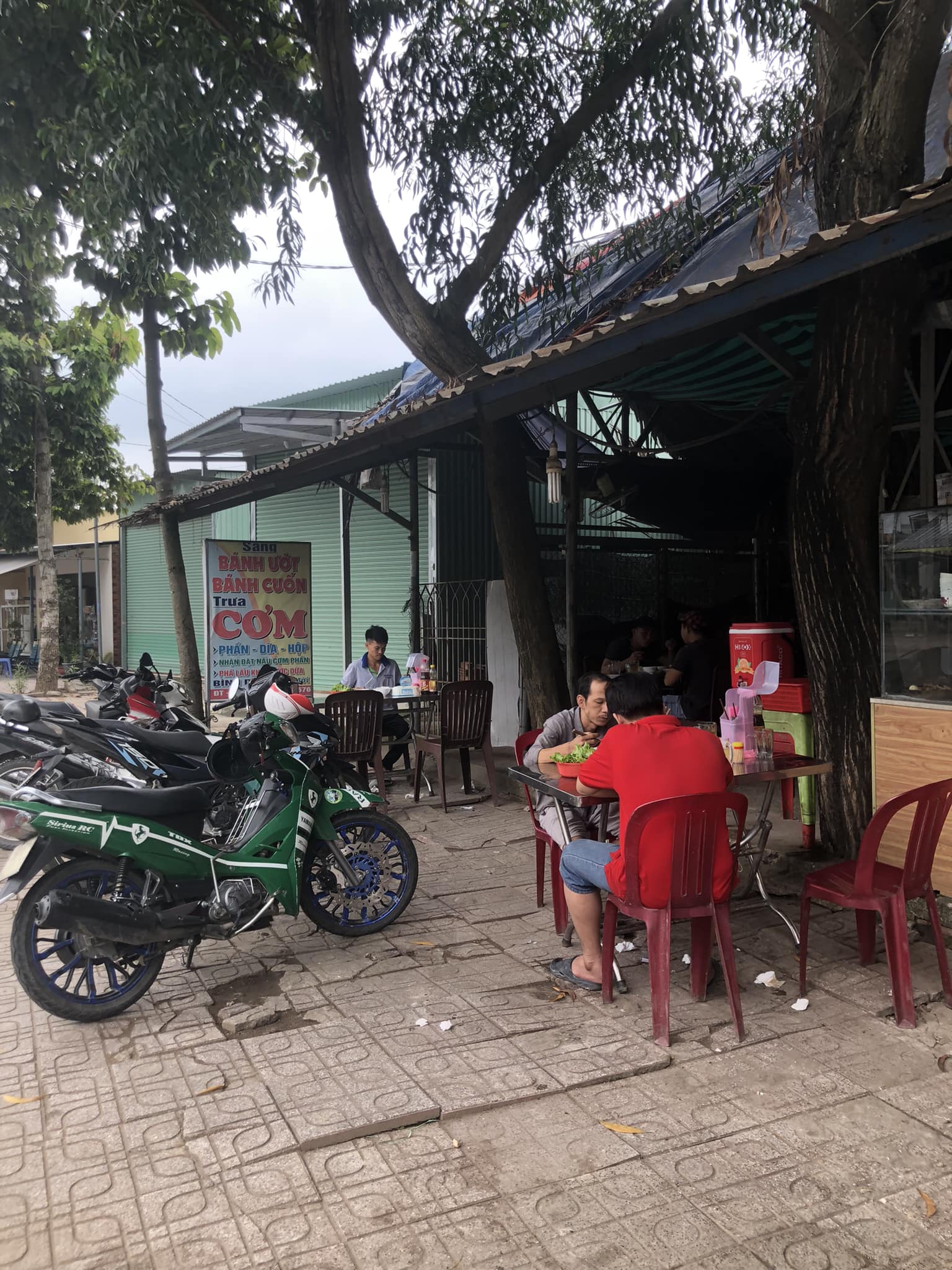 Quán Cơm Huynh Đệ 3