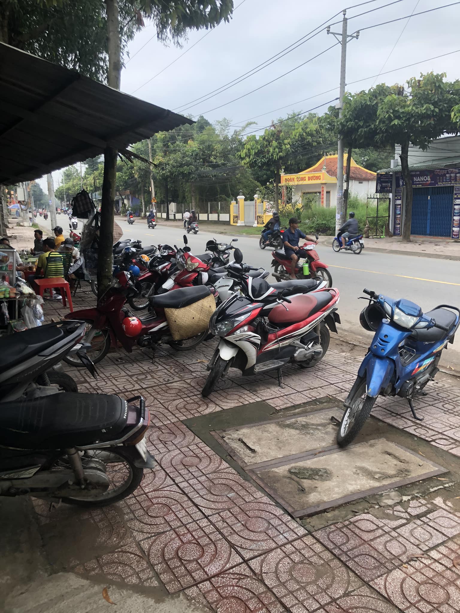 Quán Cơm Huynh Đệ 1