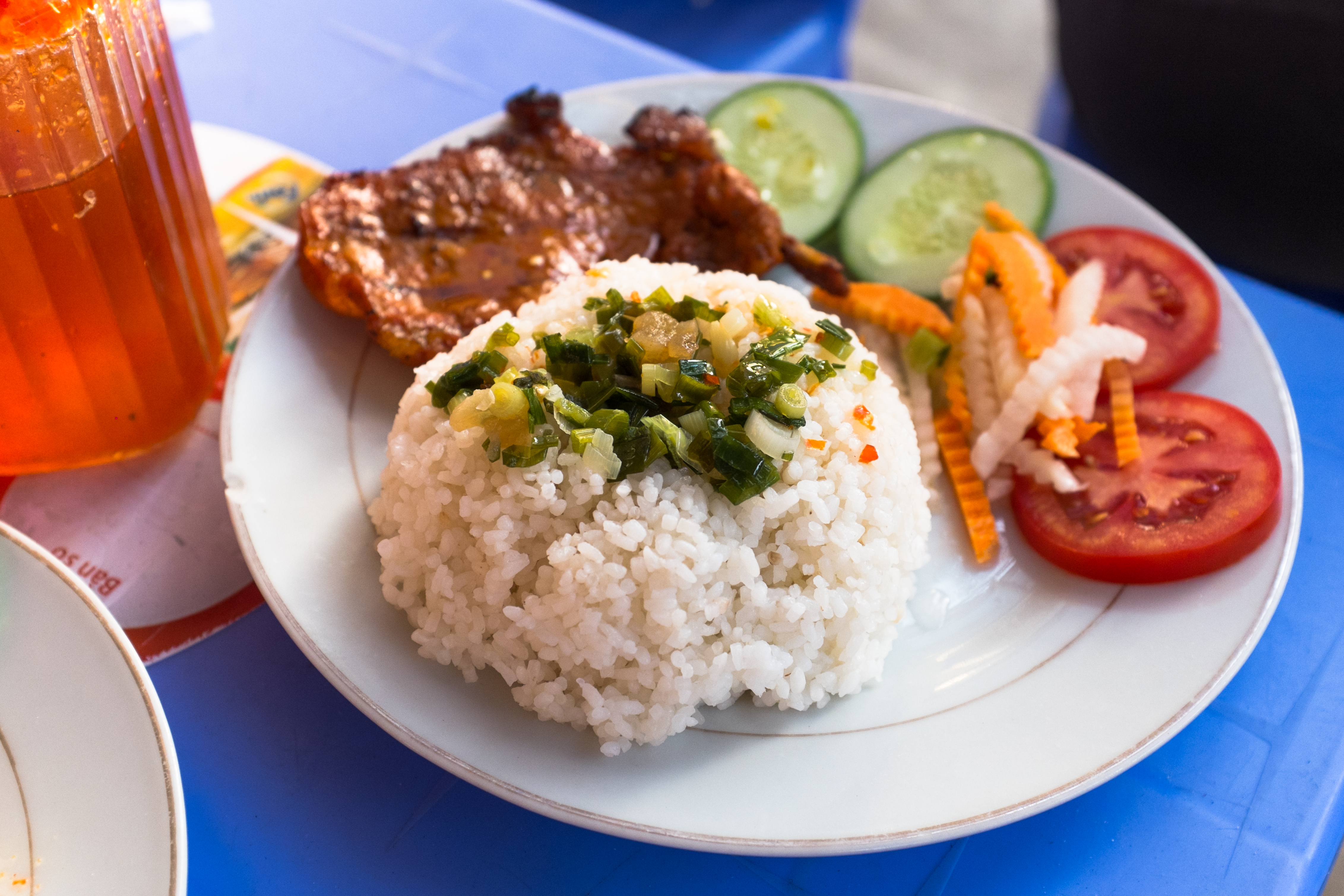 Bắt đầu bán cơm tấm